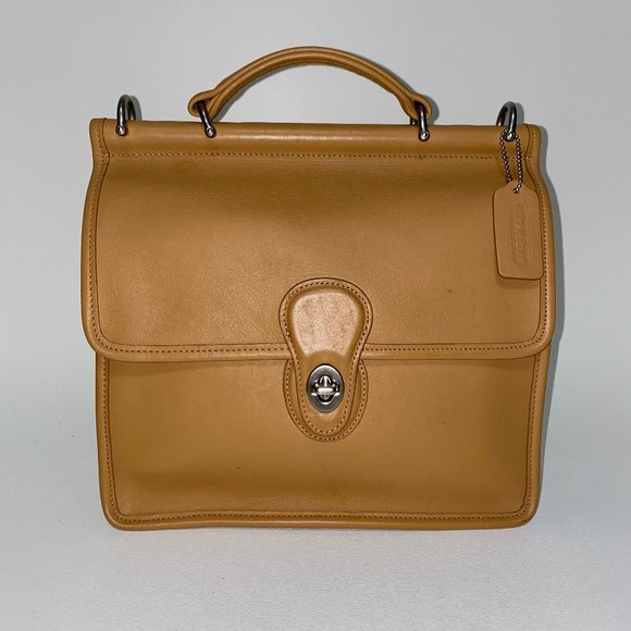 Coach Handbags - COACH VINTAGE Leather Bag